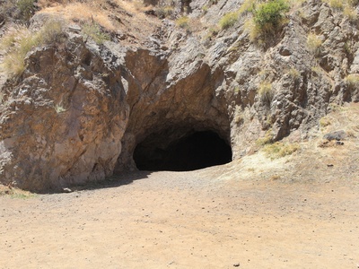 Sam's Cave