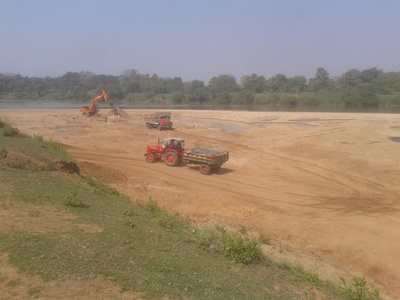River sand (construction)