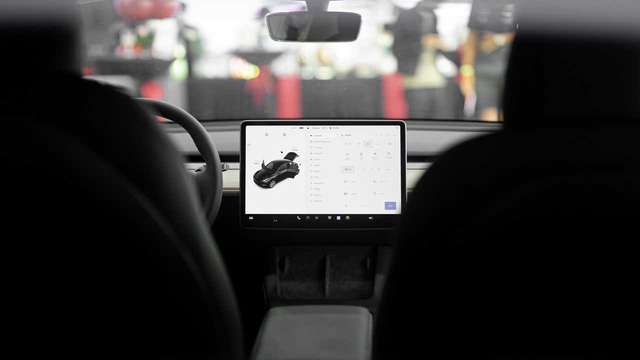 Autonomous vehicle sensors and safety systems, including lidar and cameras