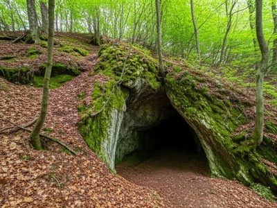 Vilinska pećina (Čajniče)