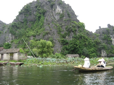 Bích Động Cave