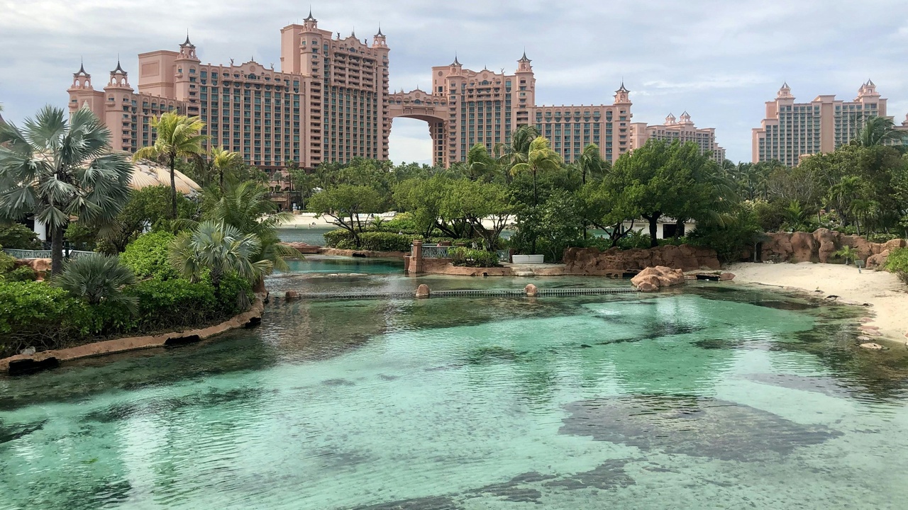 Popular culture depictions of Atlantis and book covers of pseudoscience