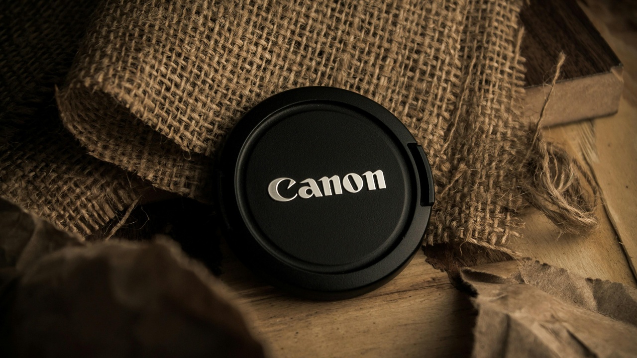 Diagram of exposure triangle and camera settings