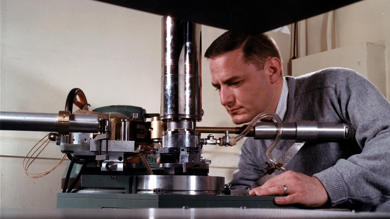 Beryllium used in X‑ray and neutron instruments