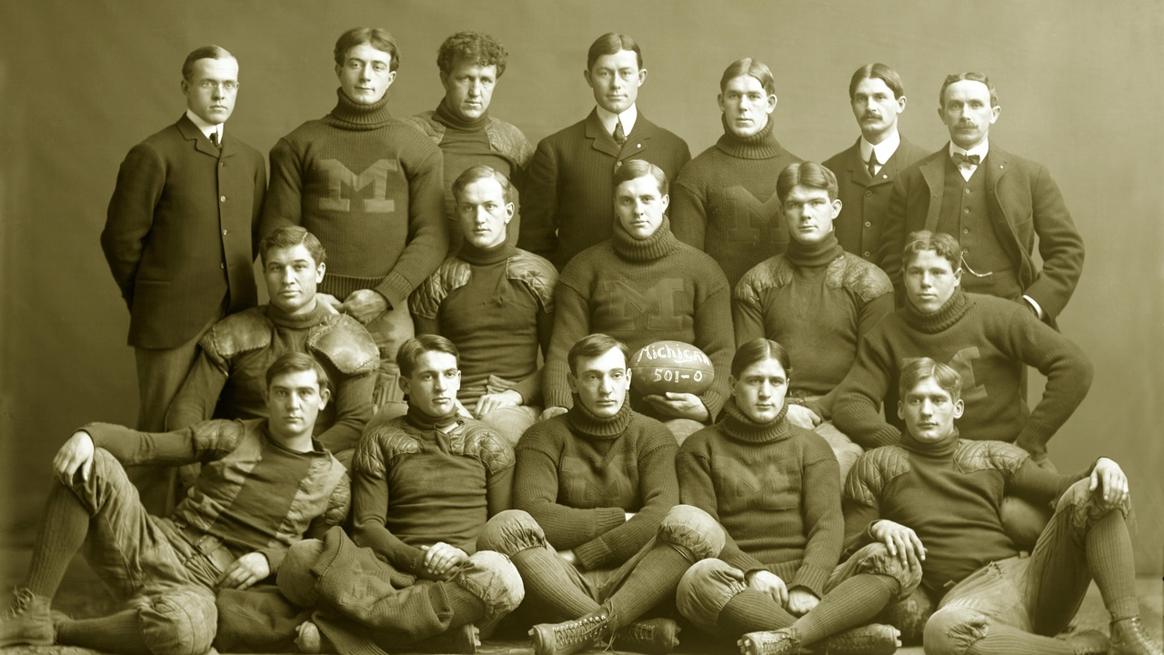 Archival portrait of Hugh Everett and schematic illustrations of many-worlds and inflationary bubbles