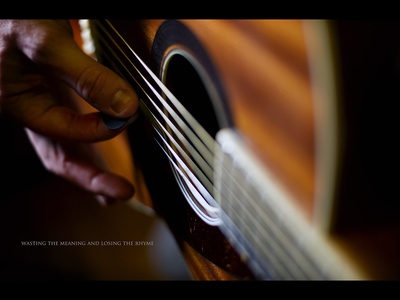 Guitar string (plucked)