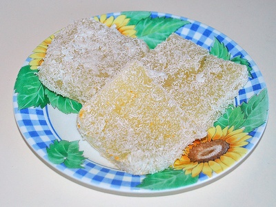 Desiccated (shredded) coconut