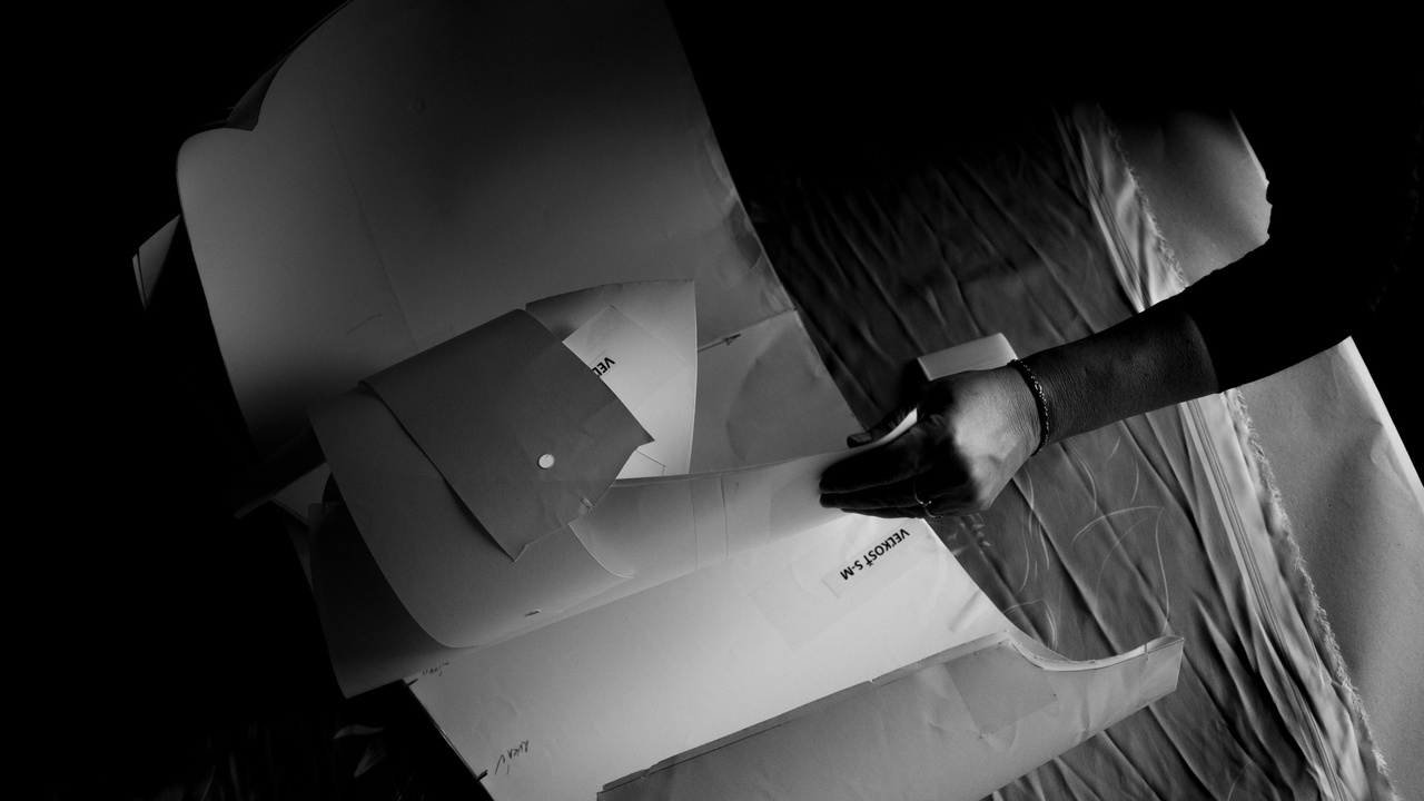 Forensic DNA lab and sequencing technology imagery