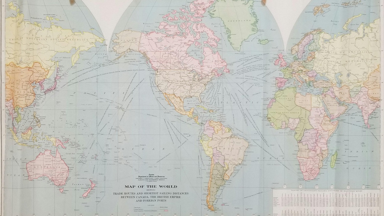 World map showing Mercator distortion and continent size comparison