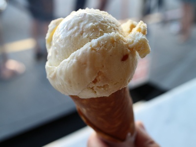 Ice cream (vanilla)