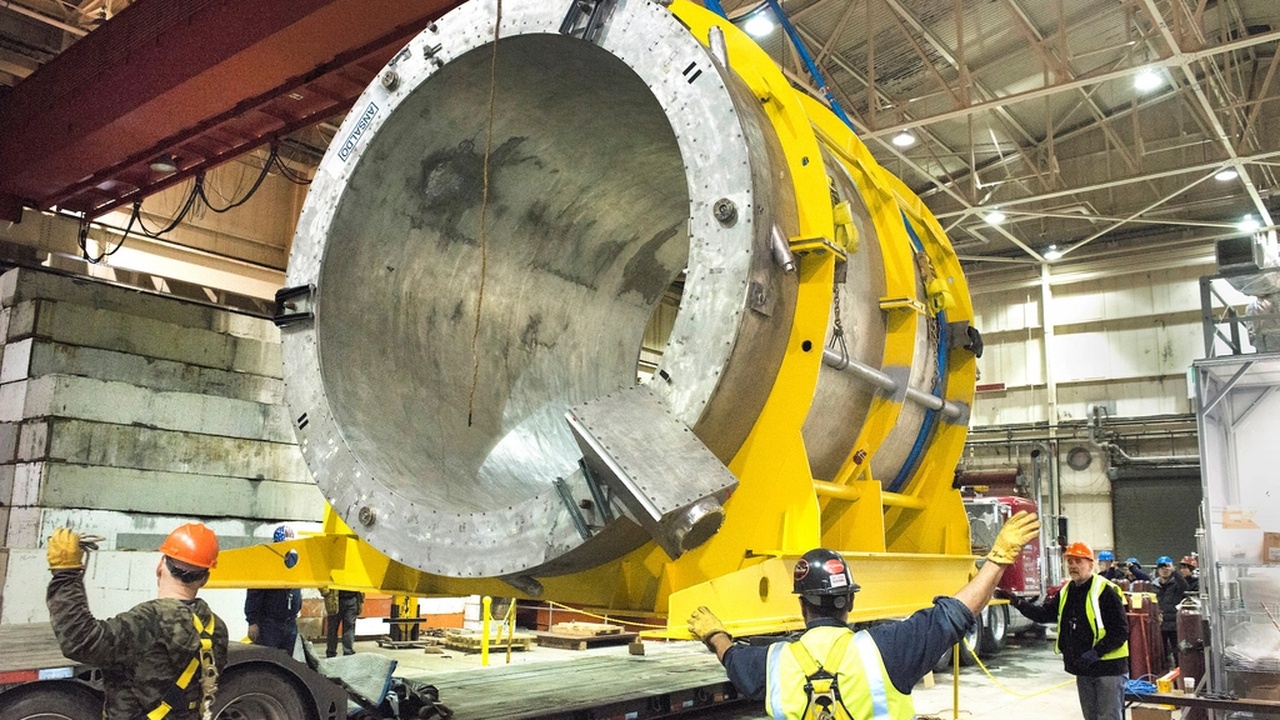 Quantum chemistry simulations, quantum gravity diagrams, and particle experiments