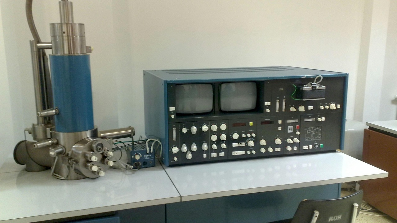 Laboratory setup for radiochemical tracer and calibration experiments