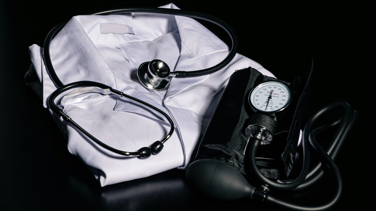 Factors contributing to high blood pressure: stress, weight and diet