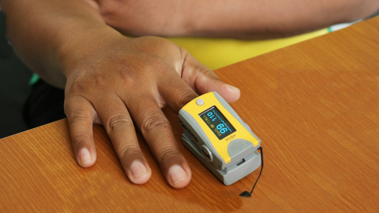 Clinic and home blood pressure measurement with cuff and monitor