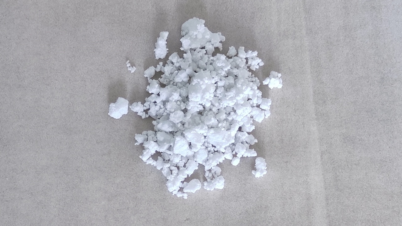 Silver halide crystals and photographic emulsion close-up