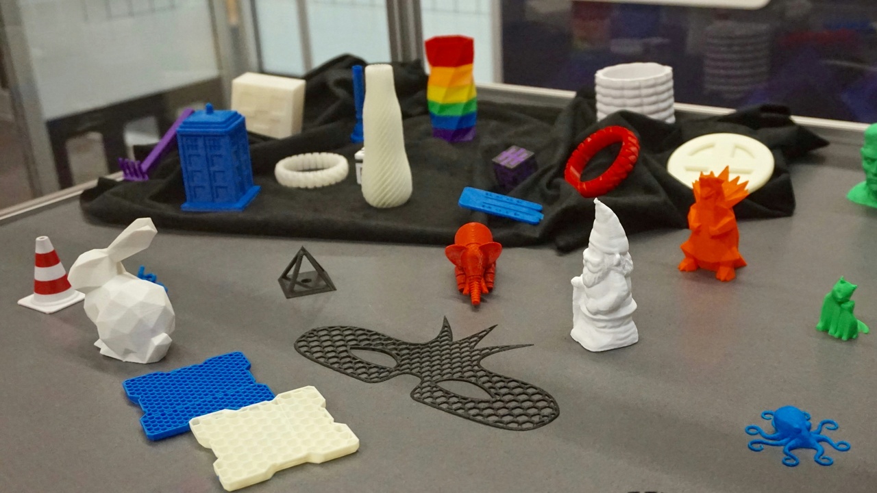 Samples of 3D printing materials: metals, polymers, and ceramics